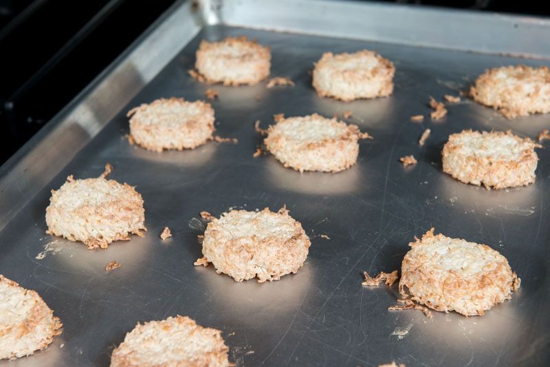 Baked coconut macaroons.