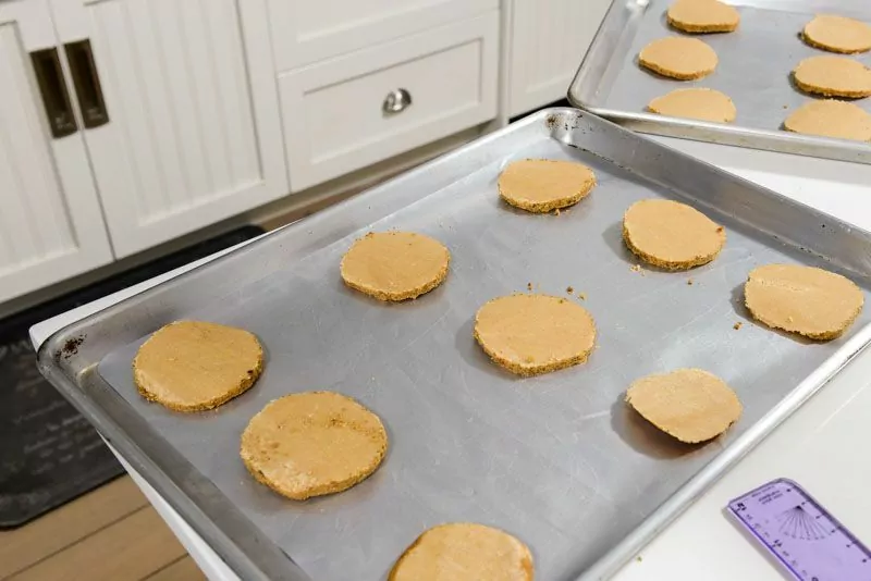 There’s more than 1 inch between each cookie. Just being safe.