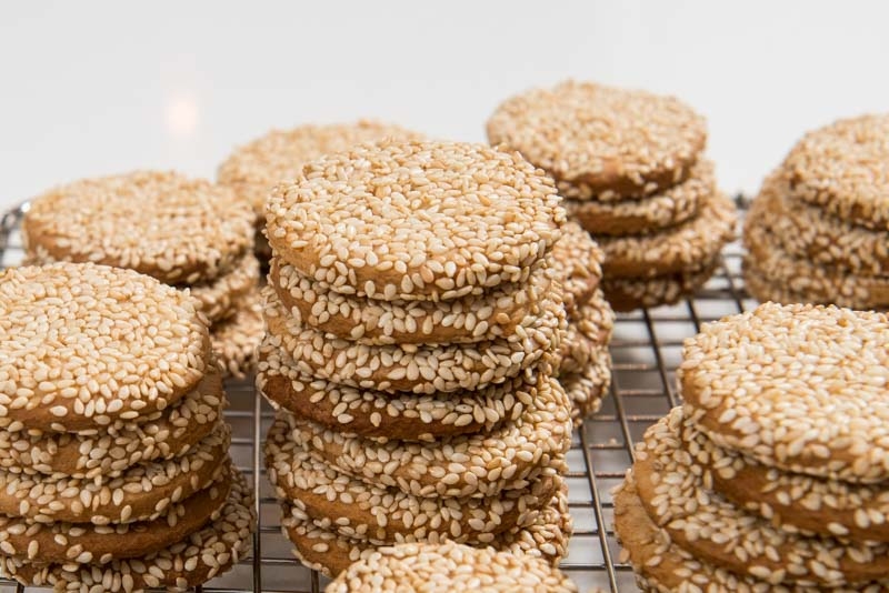 Baked honey sesame seed cookies.