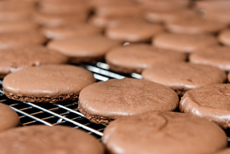 The foot developed nicely on the macaron shells.