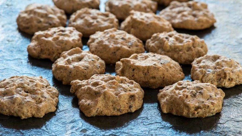 Hazelnut chocolate meringue cookies (Brutti ma Buoni), The Finer Cookie.