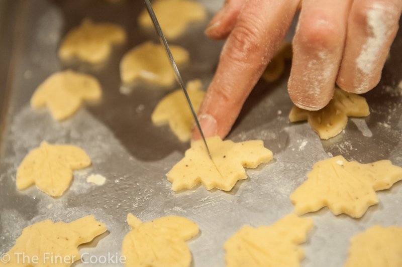 Use a sharp knife to mark the veins of the leaf.