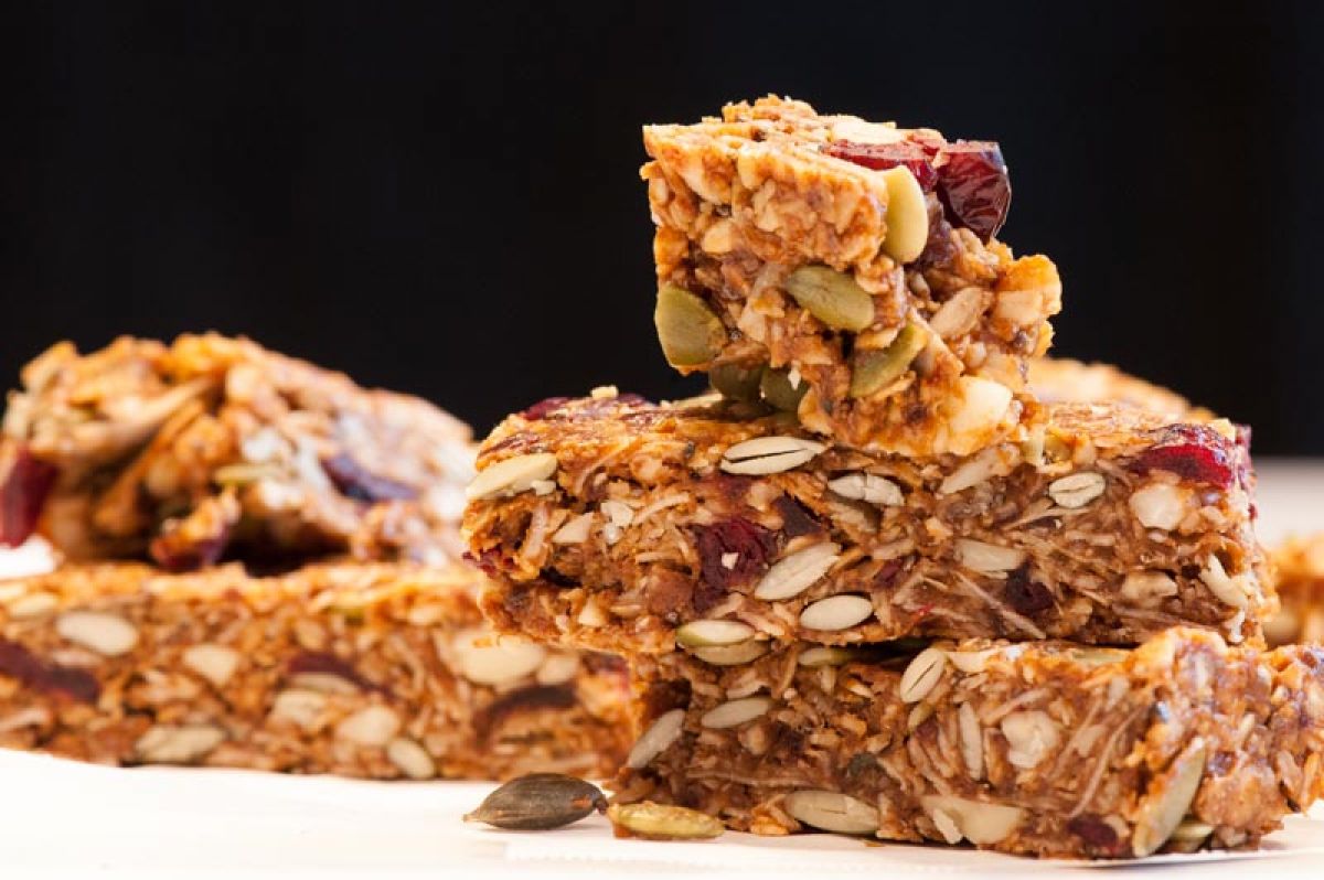 Chewy Granola Bars with Coconut and Cranberry (GF) (V)