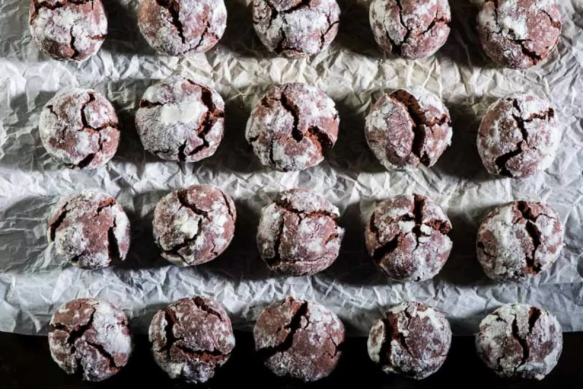 Chocolate Crinkle Cookies