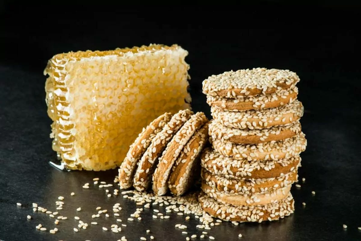 Honey Sesame Cookies