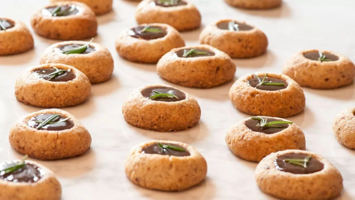 Pecan Polvorones with Muscavado and Rosemary Filling