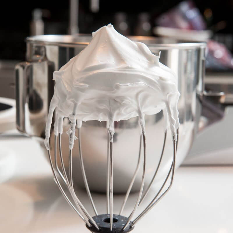 Beautiful meringue for the mousseline.