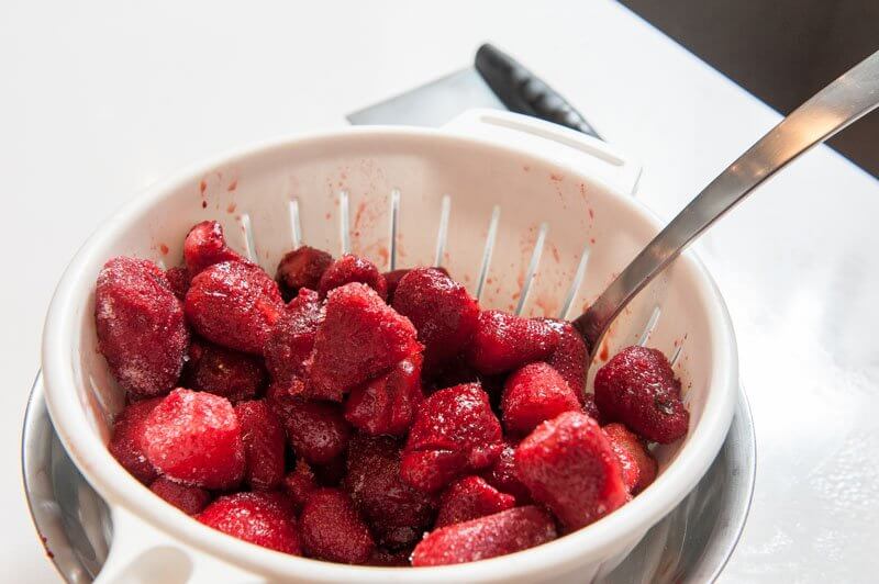 1 kilo of frozen strawberries.