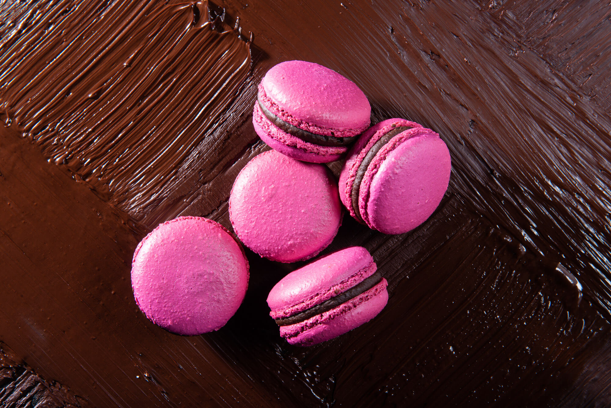 chocolate raspberry macaron